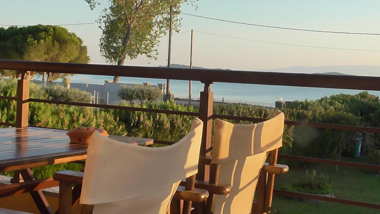 Studios Tripiti Nea Roda Exterior foto
